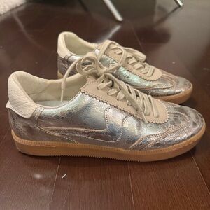 Dolce Vita Women's Notice Low Top Sneakers